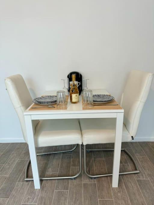 Superbe Appartement Tres Calme Et Confortable Reims Exterior foto